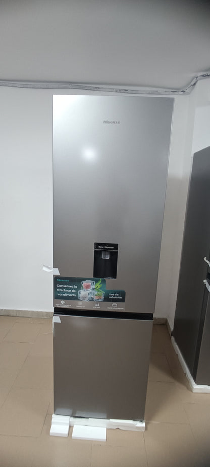Réfrigérateur combiné Hisense avec fontaine