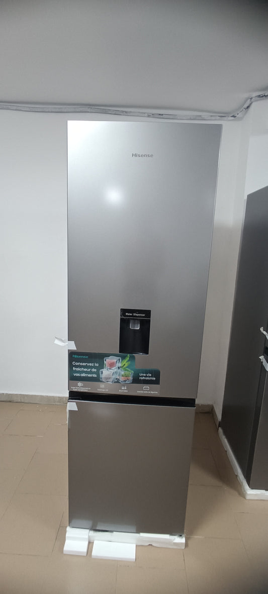 Réfrigérateur combiné Hisense avec fontaine