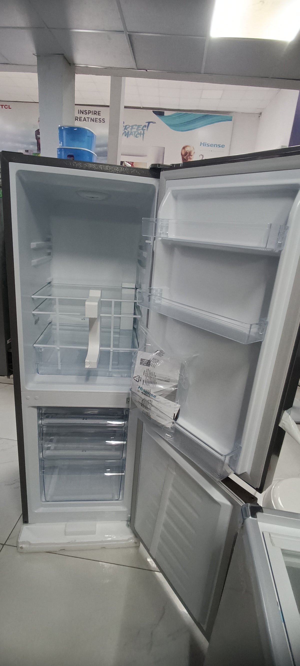 RÉFRIGÉRATEUR COMBINÉ HISENSE